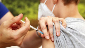 Фотография к новости: Шетелде вакцина салдырған қазақстандықтар не істеу керек?