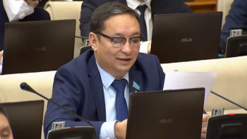 Фотография к новости: Депутаттар кәсіпкерлерге қарсы қылмыстық қудалауды тоқтатуды талап етті