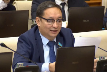 Фотография к новости: Депутаттар кәсіпкерлерге қарсы қылмыстық қудалауды тоқтатуды талап етті