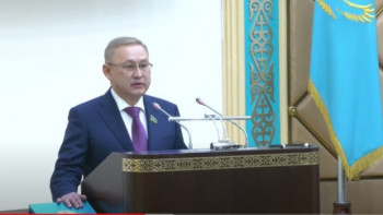 Фотография к новости: Жаңадан тағайындалған депутат адал қызмет етуге ант берді