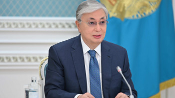 Фотография к новости: Пайдакүнемдерге  майшелпек. Тоқаев «Алтын Орда» базарында тәртіп орнатуға 2 ай уақыт берді