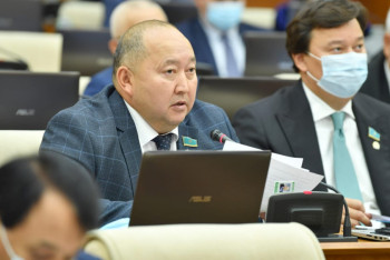 Фотография к новости: Қаңтар оқиғасы. Депутат тергеу изоляторында іздеушісі жоқ бірнеше жас баланы босатуды сұрады