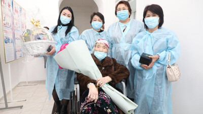 Алматыда 100 жастағы науқас коронавирустан емделіп шықты