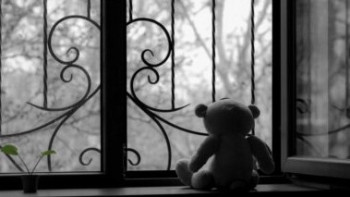 Фотография к новости: Екібастұздағы балалардың туысы табылды. Арақ ішеді, баласын қараусыз тастап кетеді