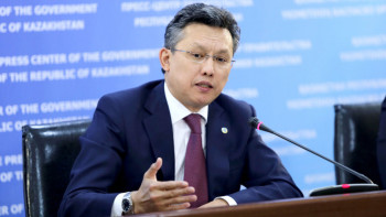 Фотография к новости: Сұлтанов ірі базарлардың қызметін ретке келтіру туралы айтты