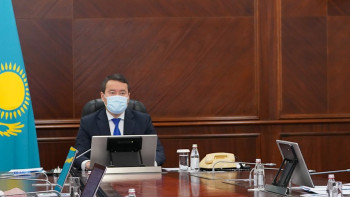 Фотография к новости: Қоғам бізден шынайы және пәрменді шаралар күтіп отыр – Әлихан Смайылов