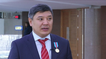 Фотография к новости: «Қасіретті қаңтар». Депутат Әшімжанов лауазымын асыра пайдаланған қызметкерлерге қатысты пікір білдірді