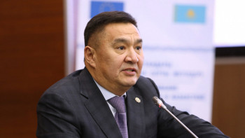 Фотография к новости: Марат Ахметжанов параны алу емес, параны беру фактісі көп екенін айтты