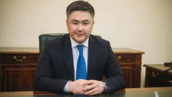 Фотография к новости: Сүлейменов: Азаматтардың мемлекеттік қызметке деген үміттері жоғары