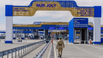 Фотография к новости: Қытай шекарасында 900-ге жуық автокөлік әкімшілендіруді жеңілдетуді күтіп отыр – министр