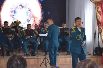 Фотография к новости: Әскерде жүргенде жақыныңнан айырылу ауырға соқты. Әскери оркестр сарбазының сыры