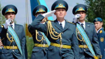 Фотография к новости: Ұлттық ұлан өкілдері жаппай тәртіпсіздіктерді жоюға қатысуын жалғастырады – Айдарбаев