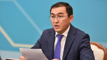 Фотография к новости: СІМ: Қазақстандықтарды елге жеткізу үшін Украина шекарасында 3 автобус тұр