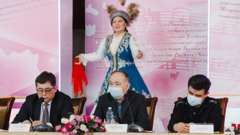 Фотография к новости: Бағланованың ұлы анасы туралы естеліктерімен бөлісті