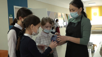 Фотография к новости: Павлодарлық оқушылар қыш өнерін меңгереді