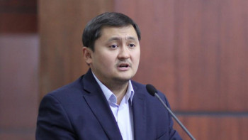 Фотография к новости: Депутат Саясат Нұрбек міндетін адал атқаруға ант берді