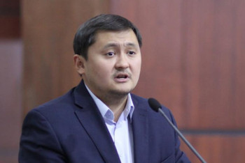 Фотография к новости: Депутат Саясат Нұрбек міндетін адал атқаруға ант берді