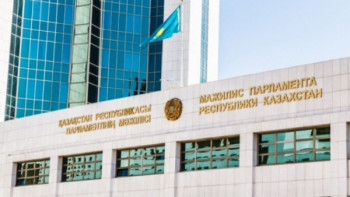 Фотография к новости: Депутаттар Толық емес жұмыс уақыты туралы заң жобасын мақұлдады