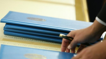 Фотография к новости: Депутаттар халықаралық татуласу келісімдеріне қатысты құжатты мақұлдады