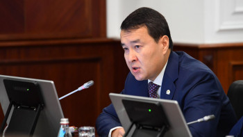 Фотография к новости: Смайылов: Елімізде негізгі азық-түлік тауарлары толық көлемде қамтамасыз етілген