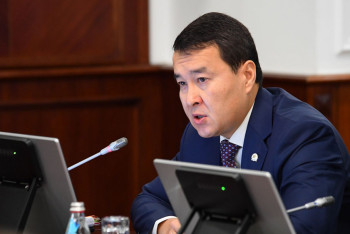 Фотография к новости: Смайылов: Елімізде негізгі азық-түлік тауарлары толық көлемде қамтамасыз етілген