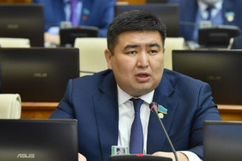 Фотография к новости: Парламент депутаты: Шешім жоғарыдан төмен қарай емес, төменнен жоғары қарай қабылдануы тиіс