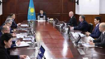 Фотография к новости: Әлихан Смайылов министрліктерге бұқаралық спортты дамыту үшін тапсырма  берді