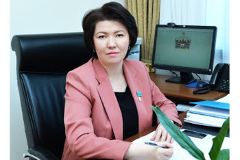 Фотография к новости: Көпбалалы отбасылар, білім мен денсаулық саласы: Депутат бірқатар мәселені көтерді