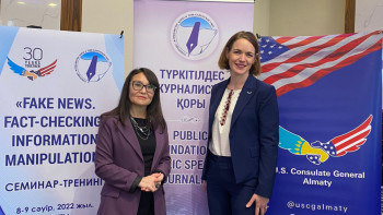 Фотография к новости: Қазіргі алмағайып заманда журналистер жалған ақпаратпен күресе білуі керек – АҚШ-тың бас консулы