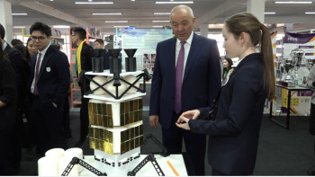 Фотография к новости: NASA-ға оқуға баратын павлодарлық оқушы ғарыштық аппаратқа Қаныш есімін берді