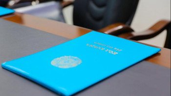 Фотография к новости: Экстремистер мен педофилдер Қазақстанға кіргізілмейді