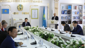 Фотография к новости: Мемлекеттік хатшы Мемлекеттік рәміздердің 30 жылдығына орай жоспарланған іс-шаралар туралы баяндамаларды тыңдады