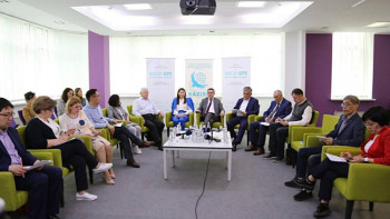 Фотография к новости: Аймақ мәселесін астанада отырып шешу қиын