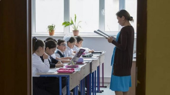 Фотография к новости: Өңірге жіберілген мұғалім қанша жалақы алады?