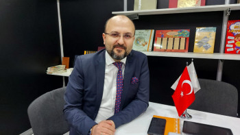 Фотография к новости: Қағаздың иісін сезініп, кітапты қолға ұстаудың жөні бөлек – түркиялық баспагер