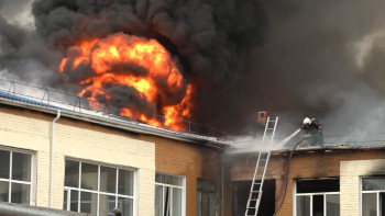Фотография к новости: Мектептегі өрт. Білім беру нысандары өрт қауіпсіздігіне тексеріліп жатыр