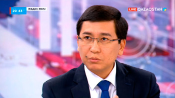 Фотография к новости: Асхат Аймағамбетов: Мұғалім күніне екі құжат қана толтырады