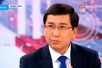 Фотография к новости: Асхат Аймағамбетов: Мұғалім күніне екі құжат қана толтырады