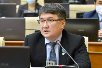 Фотография к новости: Нені дамытып жатқанымыз түсініксіз: Депутат ауылды дамыту бағдарламасын сынға алды