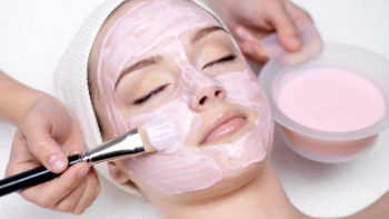 Фотография к новости: Косметолог бет терісі ерте қартаймауы үшін қалай күтіну керегін айтты