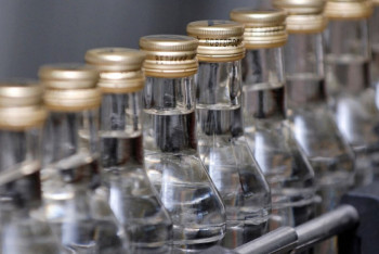 Фотография к новости: Қарағанды облысында алкоголь өнімдерін жасағандар ұсталды