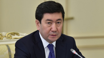 Фотография к новости: Конституция қабылдағаннан кейін «Тұңғыш Президент туралы» заң күшін жояды – Қошанов