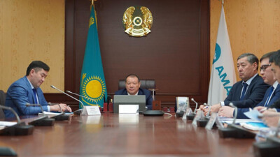 Министр Қайырбек Өскенбаев азаматтарды қабылдады