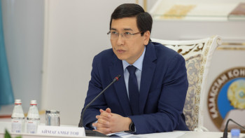 Фотография к новости: Олқылықты жою керек – Аймағамбетов терминдердің аудармасы туралы