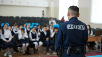 Фотография к новости: Каникулдағы қауіпсіздік. Полиция оқушыларға не үйретті?