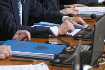 Фотография к новости: Мәжіліс депутаттары референдум туралы заң жобасын қарауға алды