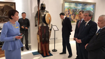 Фотография к новости: Тұңғыш Президентке сыйлаған заттардан көрме ашылды