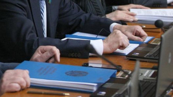 Фотография к новости: Сенат референдум туралы заңды Мәжіліске қайтарды