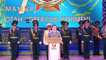 Фотография к новости: Шымкентте Отан қорғаушылар күніне әскери қызметкерлерді марапаттады