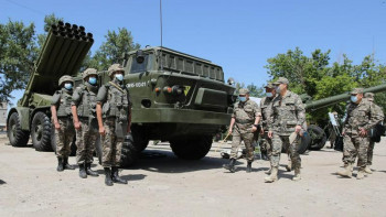 Фотография к новости: Қазақстан Қырғызстанға әскери мүлік береді